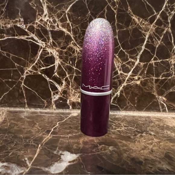 Mac Mini Satin Lipstick in color Rebel - Picture 4 of 6